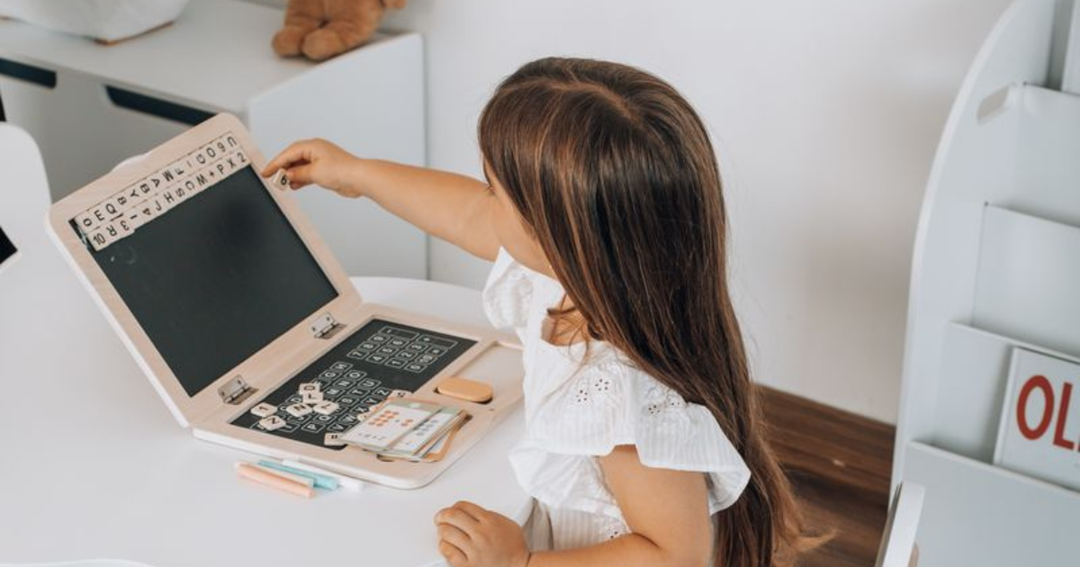 juegos de rol infantiles montessori de madera