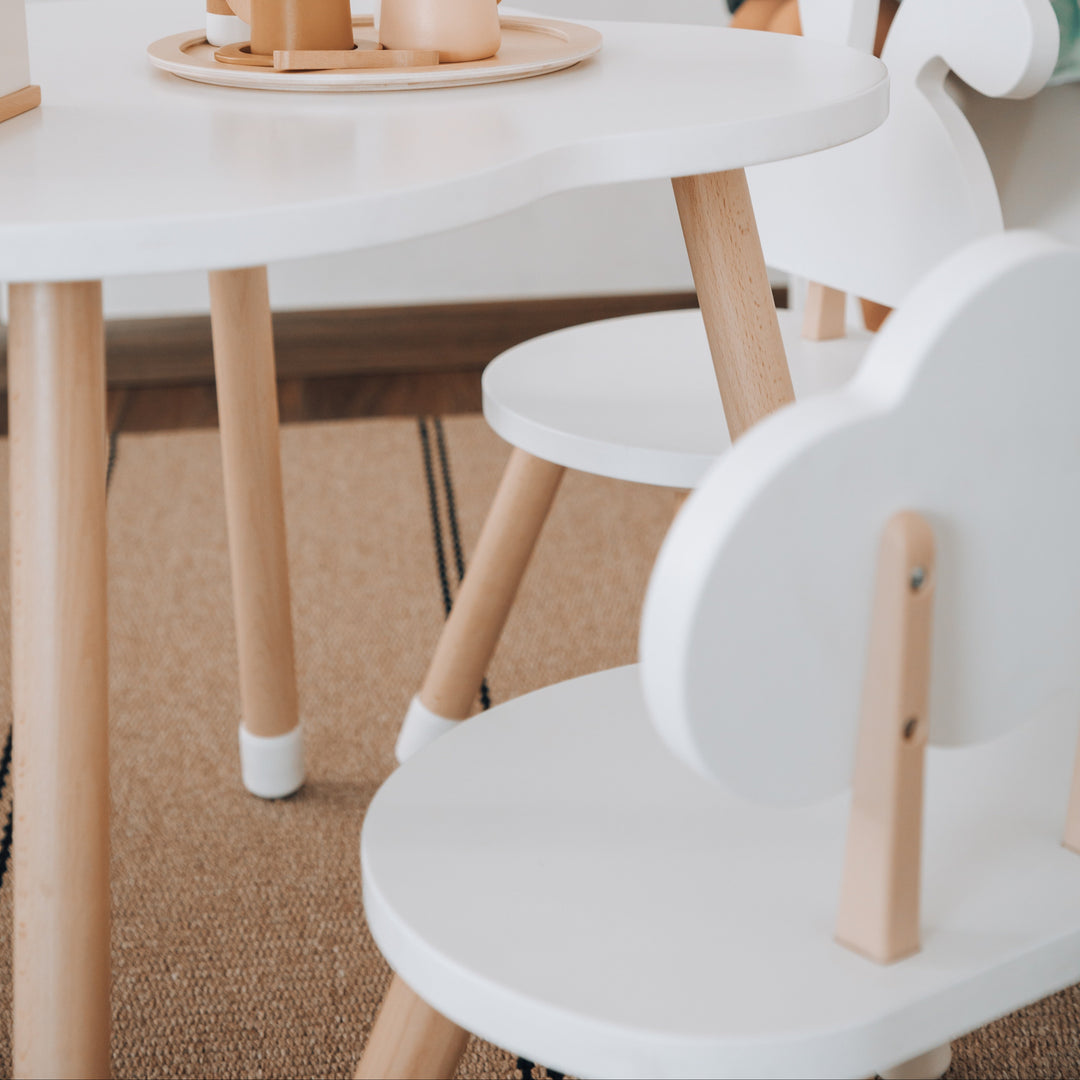 MESA & SILLAS NUBE Y CONEJO