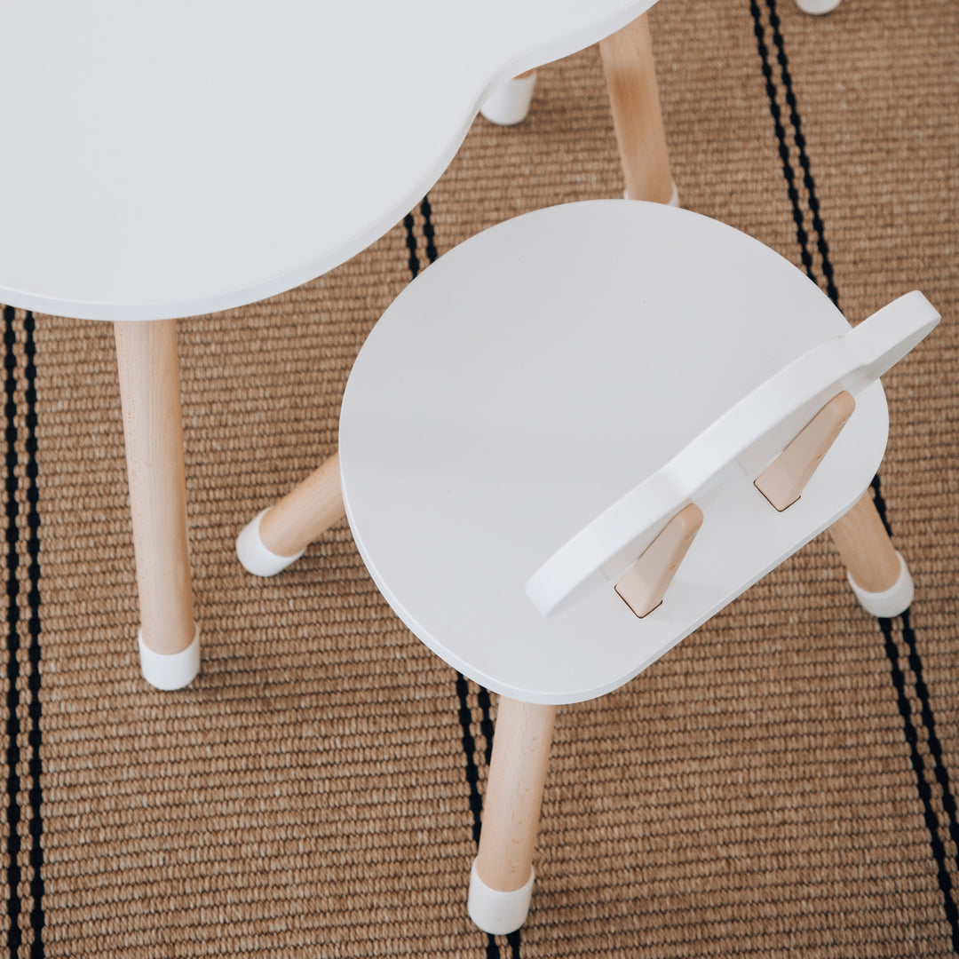 MESA & SILLAS NUBE Y CONEJO