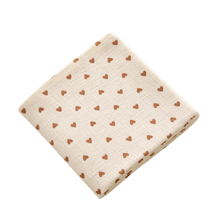 Muselina de algodón orgánico con estampado de corazones para bebé